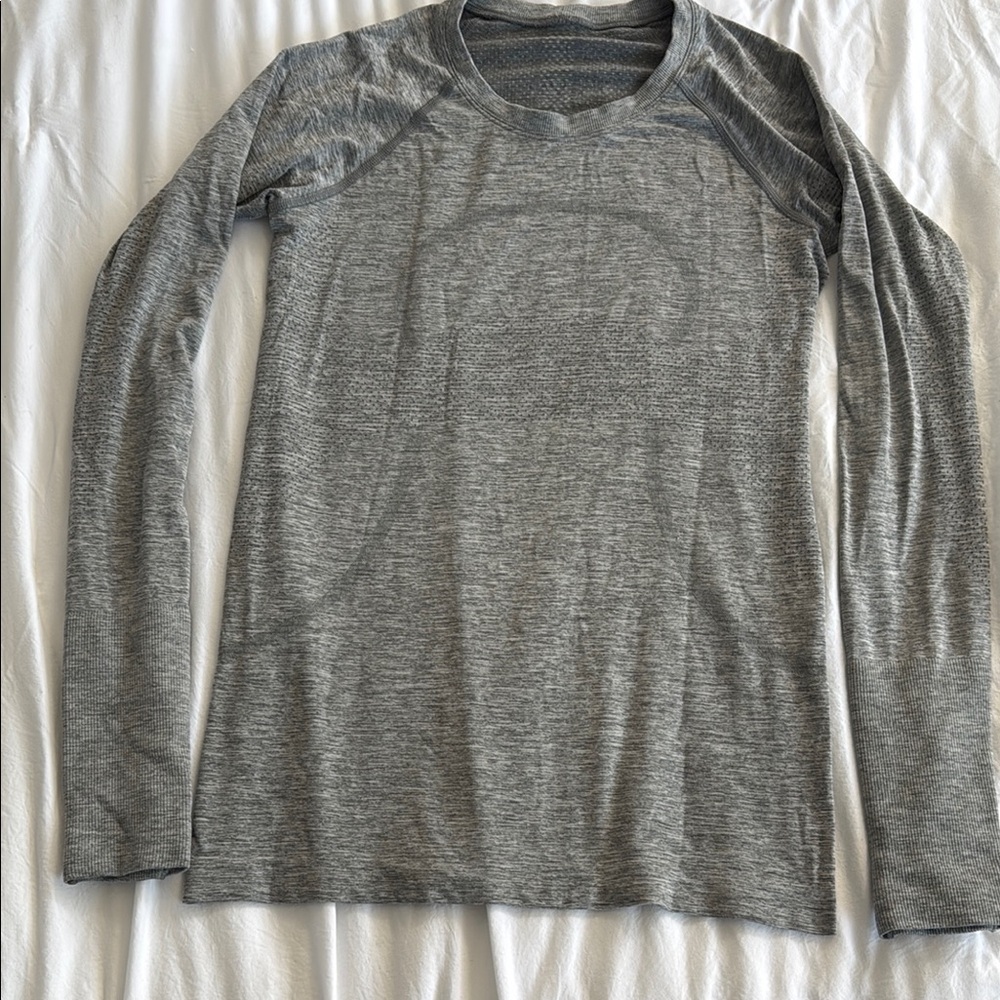 Lululemon Athletica Heathered Gray Long Sleeve Top